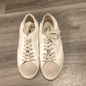 Steve Madden Sneakers